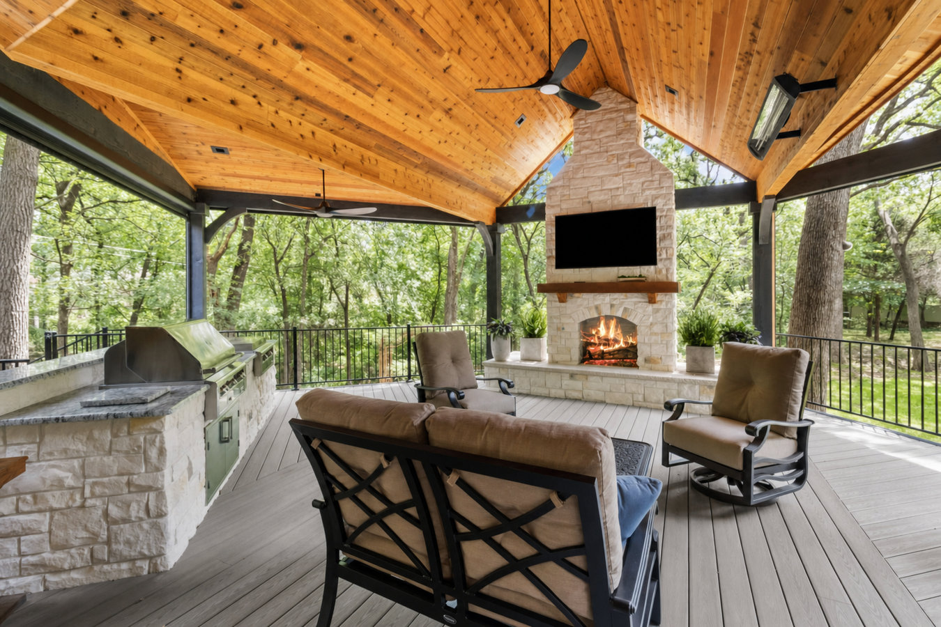 Beverly Deck & Fence - custom deck and fence builder in Beverly, MA